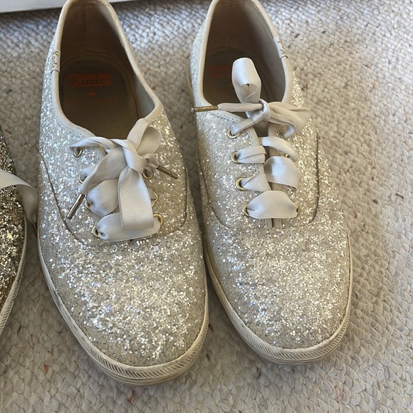 (SET IS SOLD) - Picture 4 of 4